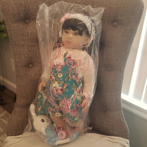 Guessbelly Doll - Picture 1 of 16